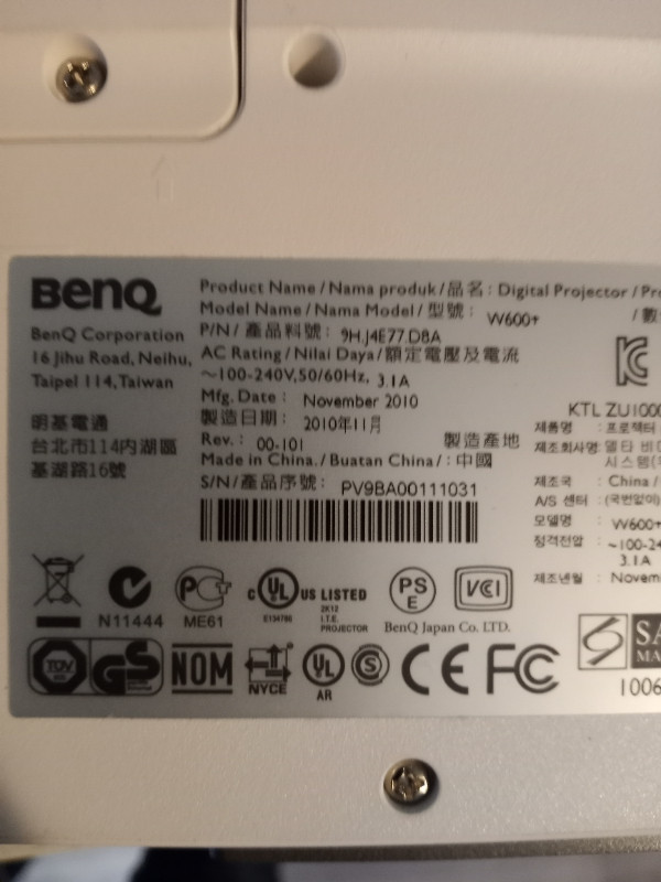 Benq W600+ Digital LCD Projector in General Electronics in Kelowna - Image 2