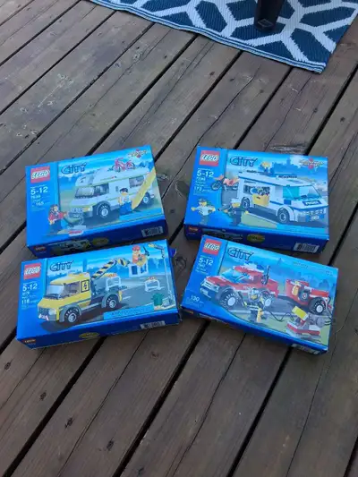 Ensemble de 4 boîtes LEGO City, View more
