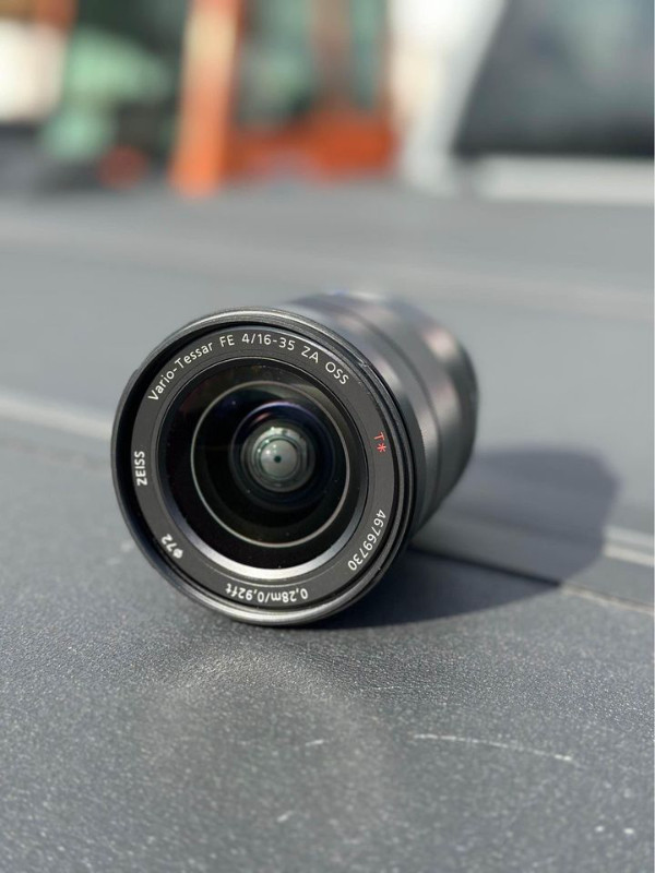 Sony Zeiss 16-35mm f/4 ZA OSS Wide Angle in Cameras & Camcorders in Markham / York Region