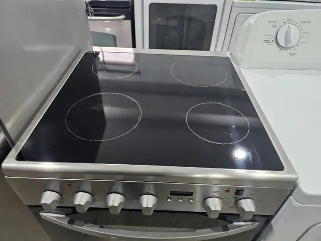 Frigidaire 24 w freestanding stove range oven can delievr  in Stoves, Ovens & Ranges in Mississauga / Peel Region - Image 3