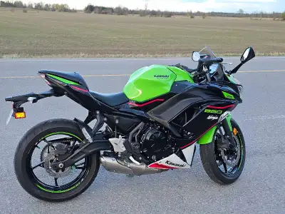 Selling my used 2022 Kawasaki Ninja 650 KRT edition with only 2322 kilometers, this sportbike is equ...