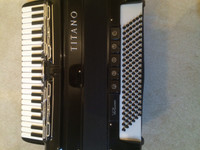 Titano Virtuoso Piano Accordion Full Size 120 Base