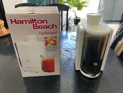 Extracteur à jus Hamilton Beach, 300 Watts. Comme neuf, a servi une ou deux fois.