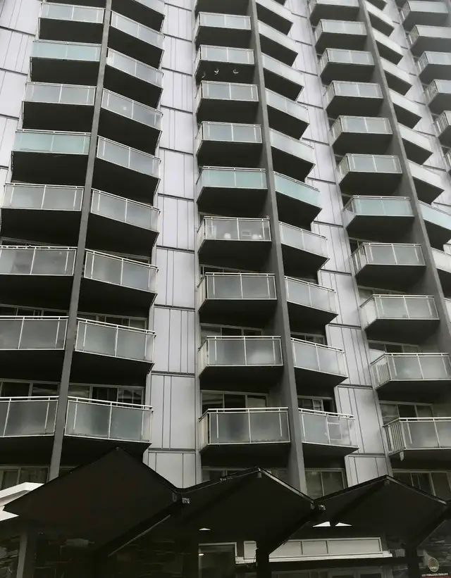 STUDIO APT Lease Transfer 3440 Rue Durocher DT !!Sep until Feb