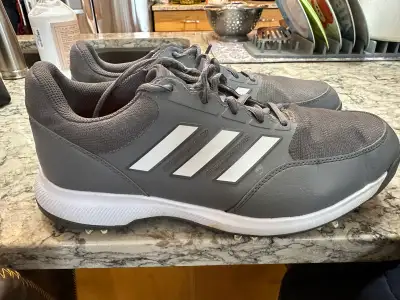 EUC Men’s Adidas Golf Shoes sz 9.5, View more