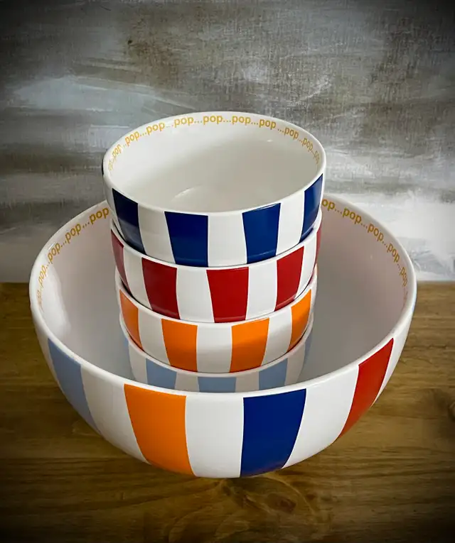 Popcorn Emergency Kit • Serving Bowl Plus 4 Fun Striped Bowls in Kitchen & Dining Wares in Kitchener / Waterloo - Image 3
