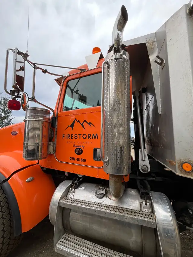 2008 Peterbilt 367 Dumptruck in Heavy Trucks in Vernon - Image 7