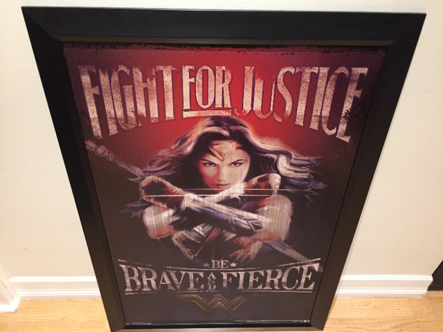 Home Decor Wall Art Wonder Woman Canvas Art Frame in Arts & Collectibles in Mississauga / Peel Region - Image 3