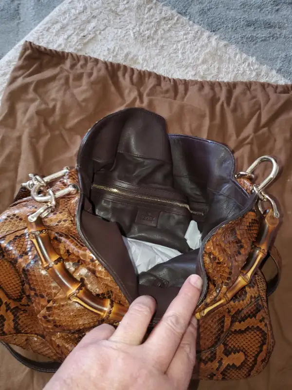Two authentic GUCCI bags in Women's - Bags & Wallets in City of Toronto - Image 6