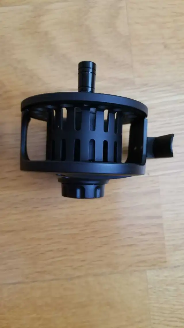 SF Large Arbor Fly Fishing Reel in Fishing, Camping & Outdoors in Mississauga / Peel Region - Image 5