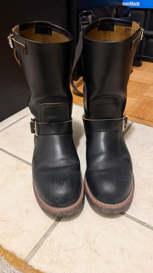 Red Wing 2966 Engineer Boots in 9.5 D in Men's Shoes in City of Toronto - Image 2