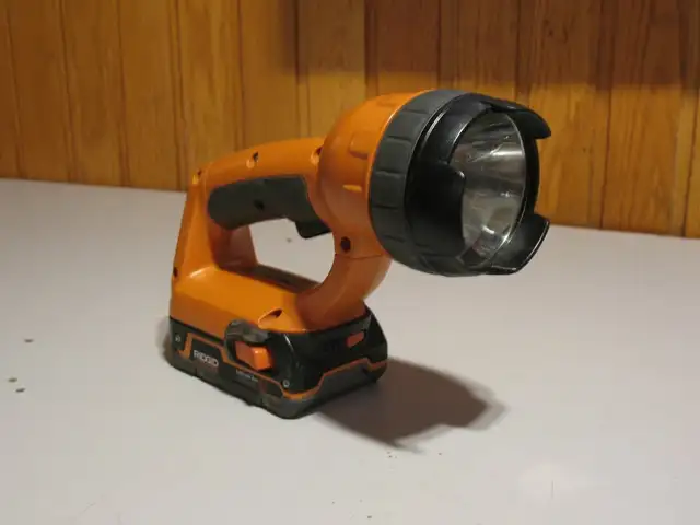 RIDGID 18 Volt Flashlight, Drill, and Charger in Power Tools in City of Toronto - Image 4