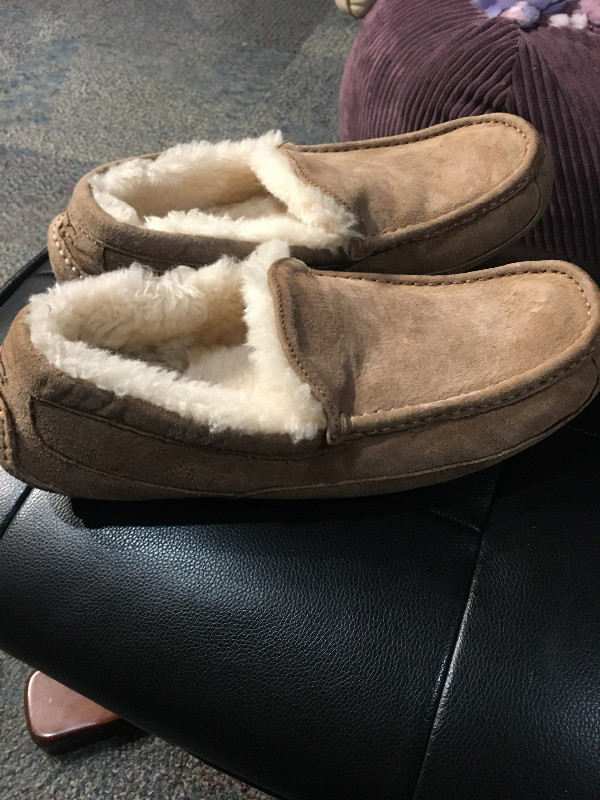 Brand New,  Men’s Leather Ugg brand Lined Slippers for Sale ! in Men's in Winnipeg - Image 4
