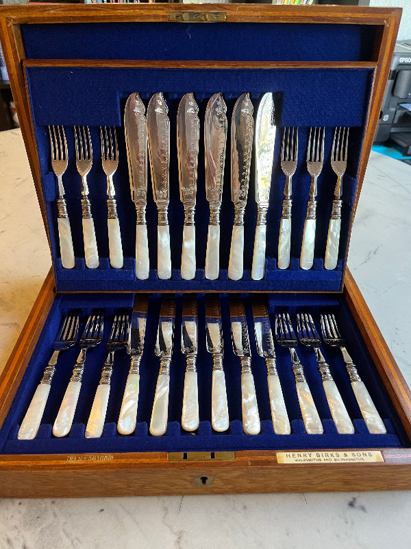Henry Birks & Sons Mother of Pearl Silverware Set - 24 pieces in Other in Downtown-West End