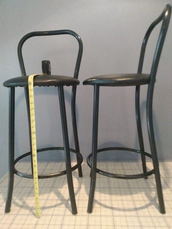 2 Tabourets sièges simili-cuir pour comptoir cuisine ou bar dans Décoration intérieure et accessoires  à Lévis - Image 3