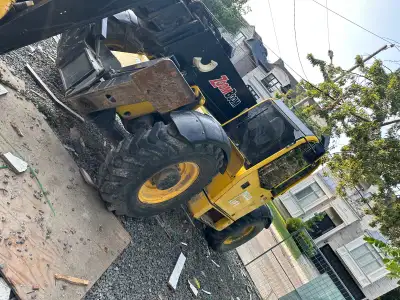 Telehandler for rent 1056 Max reach 56' Maximum capacity 10.000 LBS 350$ A day 900$ A week 1800$ 2 W...