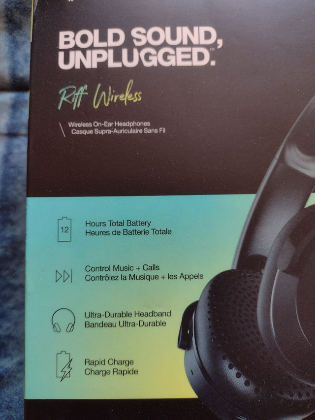 New Sealed Bluetooth Headphones in Headphones in North Bay - Image 2