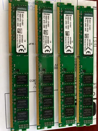 Les 4 Fonctionnes A1 8GBx4 = 32GB DDR3 1600MT/s Non-ECC Unbuffered DIMM Part Number: KCP316ND8/8 DDR...