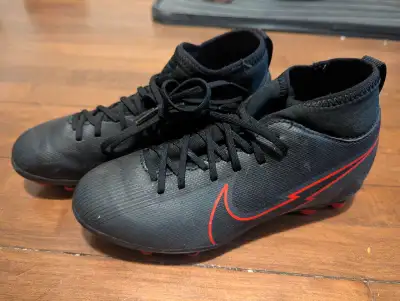 Nike Mercurial Soccer Cleats Size 1.5Y, View more