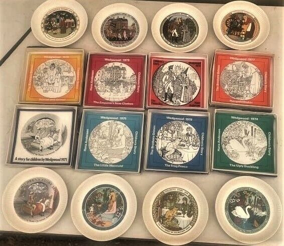 SET (8) WEDGEWOOD CHILDREN'S STORIES SERIES PLATES ORIGINAL BOX in Arts & Collectibles in Charlottetown - Image 2