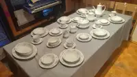 Vaisselle NEUVE en fine porcelaine de Chine
