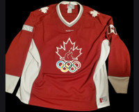 Adult Team Canada Hockey Jersey Size XL