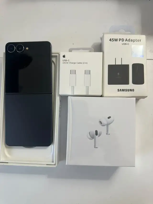 Samsung flip 7 256 GB + AirPods 45 W Set Charger & Delivery | Cell ...