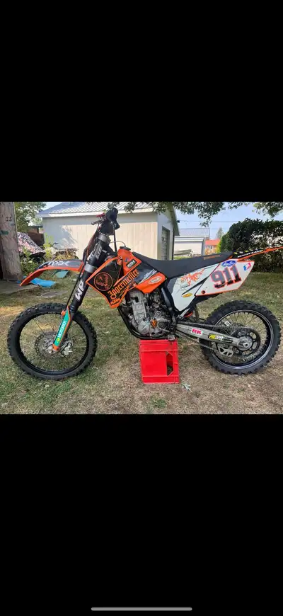 I have a 2006 ktm sxf 250 in good shape just put new back tire, rebuilt last year, runs good lots of...