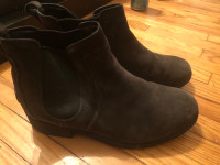 UGG Hillnont Chelsea Boots Size 10