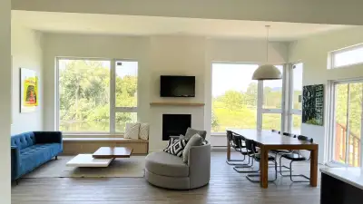 Chalet en bord d'eau à Bromont, View more