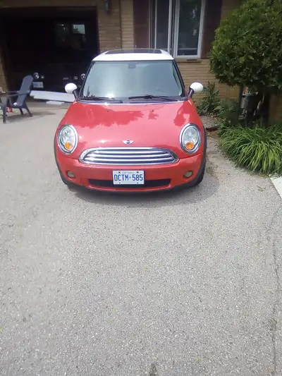 2010 mini cooper 125km pw everthing $5400 will trade for 1979 to 1981 corvette the cash on top