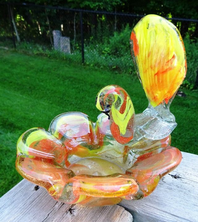 ART GLASS SWAN dish ashtray STUNNING heavy Orange Yellow LARGE in Arts & Collectibles in Hamilton - Image 4