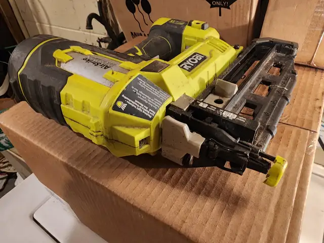 RYOBI 18V ONE+ AirStrike 16-Gauge Cordless Straight Nailer in Power Tools in Windsor Region - Image 7