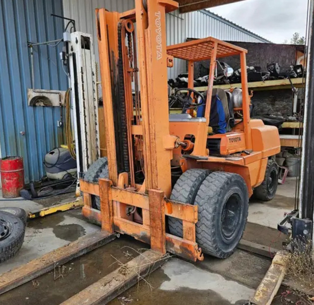 Forklift For Sale - Toyota FG45 in Heavy Equipment in Penticton