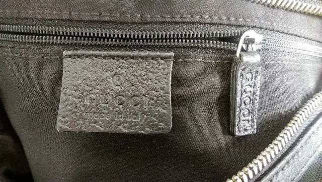 Authentic Gucci Black Hobo Shoulder Bag in Women's - Bags & Wallets in Markham / York Region - Image 7