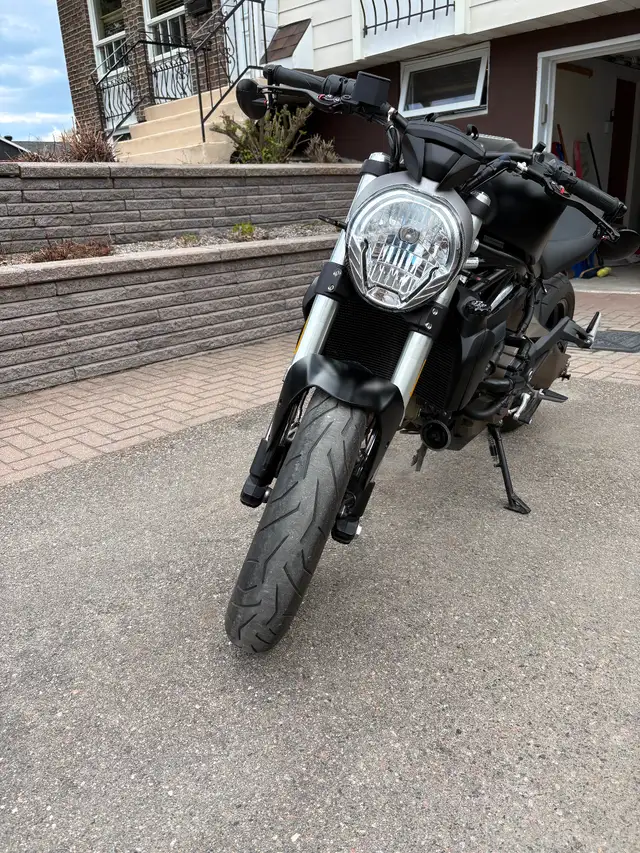 2016 Ducati Monster in Sport Bikes in Saguenay - Image 3