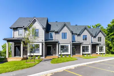 In beautiful Almonte, at 36 Main St East 3-bdrm Townhomes for rent. 2 full bathrooms, fridge, stove,...