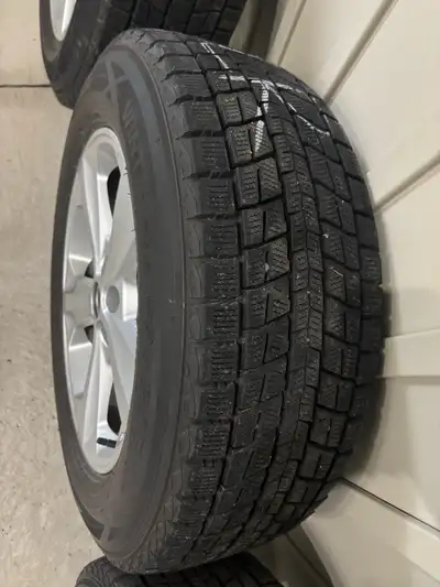 tires 245-50 R 18 bolt pattern 5x108 Fits ford and other vehicles Dunlop tires