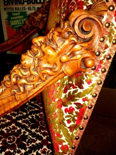 gothic DEVIL LION PAW FEET carved walnut chair PARLOUR THRONE in Arts & Collectibles in Brantford - Image 3