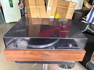 Pioneer PL-1517 Turntable, View more