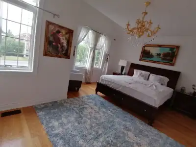 Richmond Hill Quiet large bedroom with private bathroom