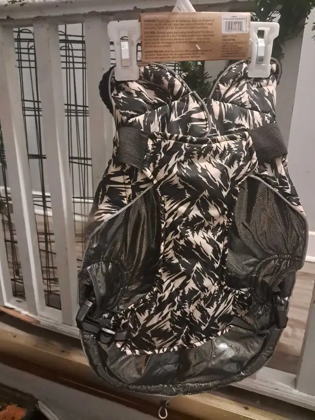2 new with tagsAdjustable Insulated Coat in Accessories in Hamilton - Image 3