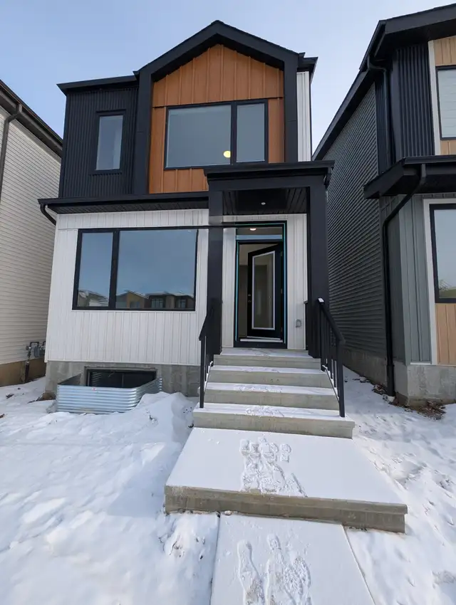 Beautiful Brand new Spacious 3 Bedroom, 2.5 Bath (Main Floor)