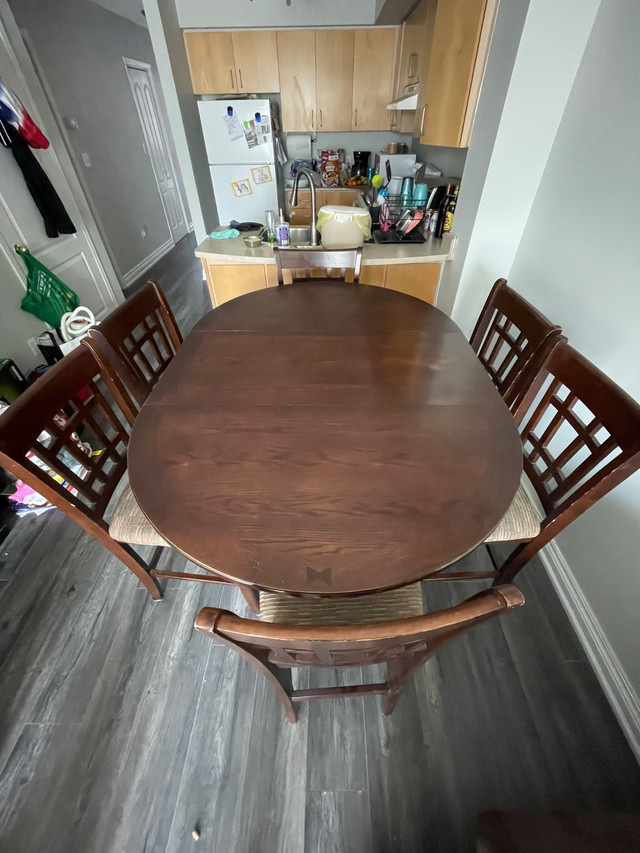 BREAKFAST DINING TABLE & 6 CHAIRS in Dining Tables & Sets in Mississauga / Peel Region - Image 2