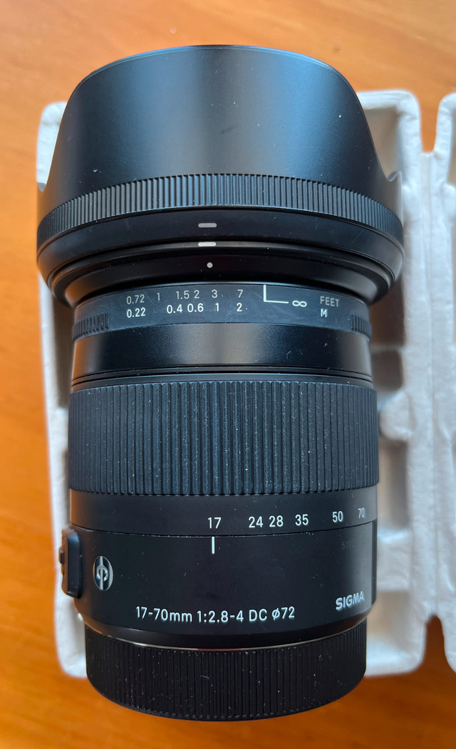 Lentille Sigma AF 17-70MM F/2.8-4 DC macro OS HSM pour Canon dans Appareils photo et caméras  à Trois-Rivières