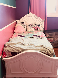 Girsl bedroom set