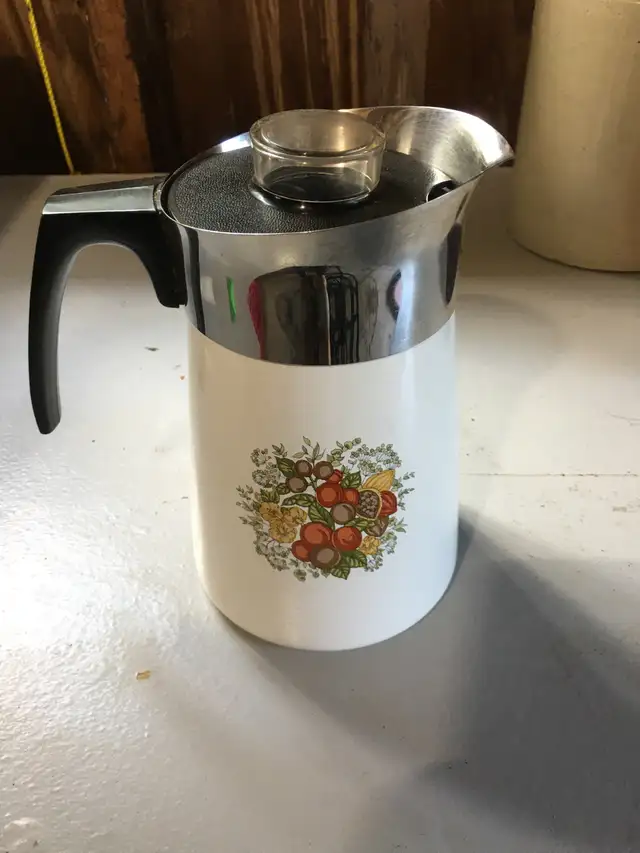 Théière en fer émaillé in Other in Sherbrooke - Image 2