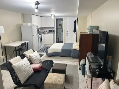 Bachelor-Winona and St.Clair -Sept 1