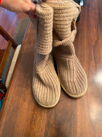 UGGS knit boots size 7 women’s 