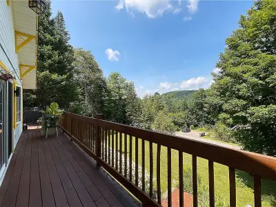 Vue imprenable, 4½ lumineux et tout confort à louer – St-Sauveur